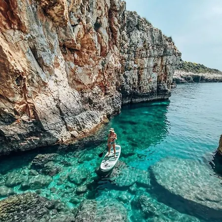 Caveromane Mini Apartman Póla